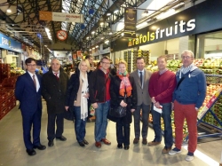 La delegació de Finlàndia visitant el Mercat Central de Fruites i Hortalisses